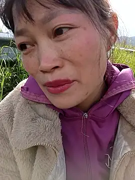 siusiu-00 online show from November 15, 2025, 2:31 am