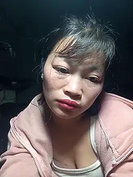 Snapshot of siusiu-00 chatting on December 17, 2025, 8:37 pm siusiu-00 online show from December 17, 2025, 8:37 pm