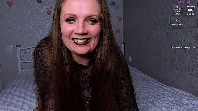 Amy  Leee  online show from January 10, 2026, 8:43 pm