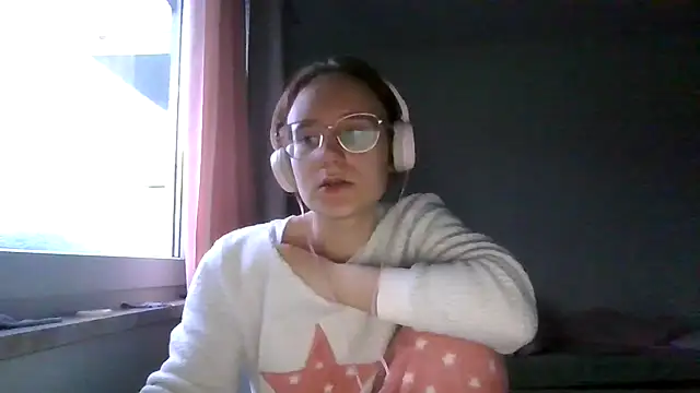 Snapshot of LuckySLove chatting on May 31, 2026, 7:04 pm LuckySLove online show from May 31, 2026, 7:04 pm