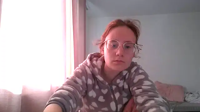 Snapshot of LuckySLove chatting on June 3, 2026, 4:45 pm LuckySLove online show from June 3, 2026, 4:45 pm