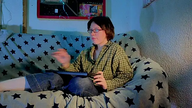 Snapshot of ReincarnatedAngel chatting on October 18, 2025, 5:57 pm ReincarnatedAngel online show from October 18, 2025, 5:57 pm