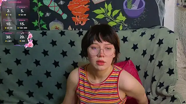 Snapshot of ReincarnatedAngel chatting on November 15, 2025, 9:32 pm ReincarnatedAngel online show from November 15, 2025, 9:32 pm