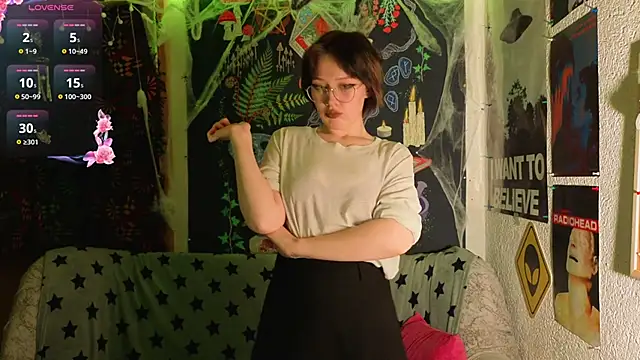 Snapshot of ReincarnatedAngel chatting on November 28, 2025, 9:50 pm ReincarnatedAngel online show from November 28, 2025, 9:50 pm