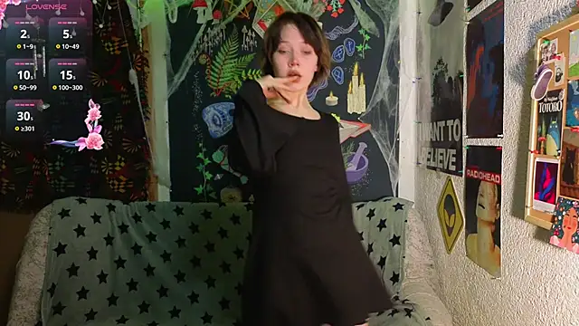 Snapshot of ReincarnatedAngel chatting on December 2, 2025, 9:32 pm ReincarnatedAngel online show from December 2, 2025, 9:32 pm