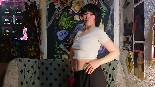 Snapshot of ReincarnatedAngel chatting on December 17, 2025, 8:37 pm ReincarnatedAngel online show from December 17, 2025, 8:37 pm