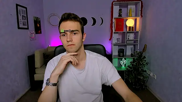 astren villo online show from March 25, 2026, 1:06 pm