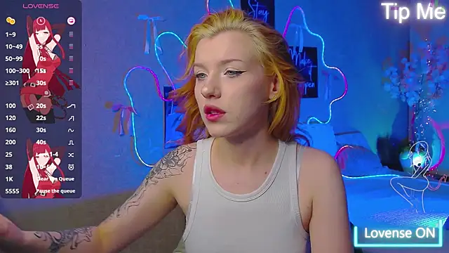 Snapshot of MeganNewCat chatting on June 1, 2026, 7:26 pm MeganNewCat online show from June 1, 2026, 7:26 pm