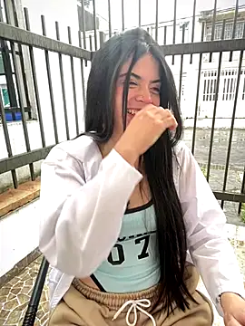 PamelaJonsom  online show from November 6, 2025, 12:50 pm