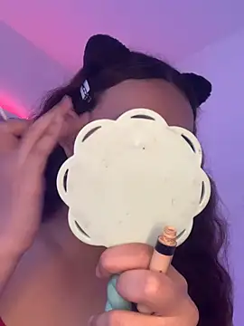 Snapshot of La-Gatiita-trans chatting on November 7, 2025, 6:52 pm La-Gatiita-trans online show from November 7, 2025, 6:52 pm