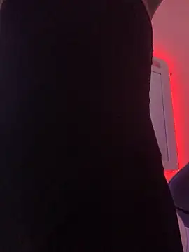 Snapshot of La-Gatiita-trans chatting on November 20, 2025, 11:32 am La-Gatiita-trans online show from November 20, 2025, 11:32 am