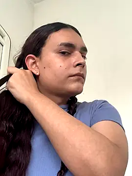 Snapshot of La-Gatiita-trans chatting on December 5, 2025, 4:25 pm La-Gatiita-trans online show from December 5, 2025, 4:25 pm