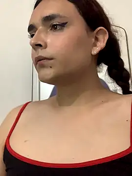 Snapshot of La-Gatiita-trans chatting on December 13, 2025, 11:43 pm La-Gatiita-trans online show from December 13, 2025, 11:43 pm