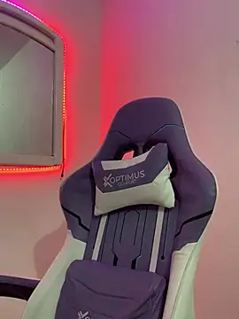 Snapshot of La-Gatiita-trans chatting on February 6, 2026, 2:16 am La-Gatiita-trans online show from February 6, 2026, 2:16 am