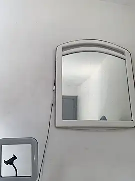 Snapshot of La-Gatiita-trans chatting on February 15, 2026, 2:47 pm La-Gatiita-trans online show from February 15, 2026, 2:47 pm