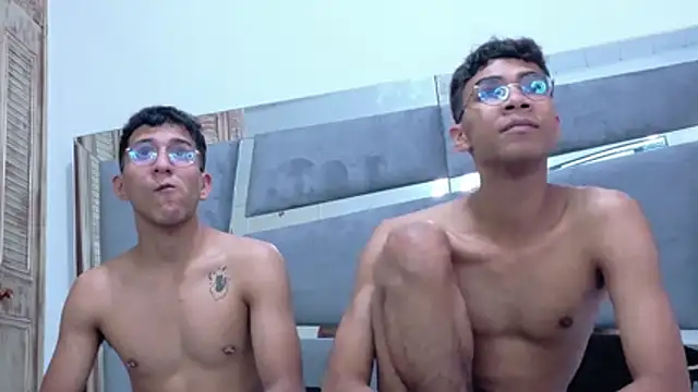 Desire4Duo online show from December 5, 2025, 2:03 pm