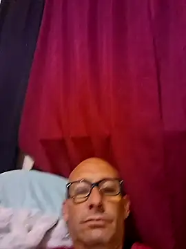 whateveruwanthowever online show from November 6, 2025, 9:59 pm