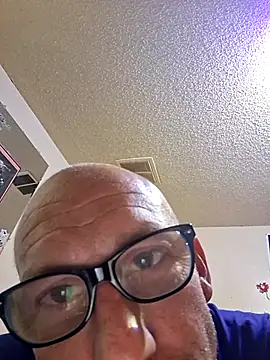 whateveruwanthowever online show from November 19, 2025, 2:44 am