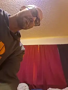 whateveruwanthowever online show from December 3, 2025, 6:50 pm