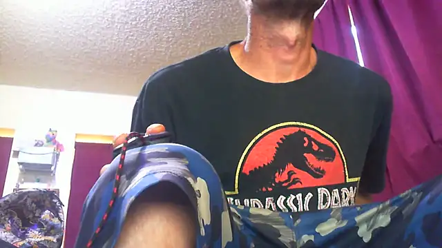 whateveruwanthowever online show from December 14, 2025, 10:47 pm