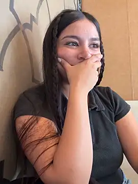 Snapshot of GODDESS_zyrene chatting on November 18, 2025, 7:40 pm GODDESS zyrene online show from November 18, 2025, 7:40 pm