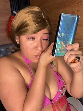 Yvonny27 online show from February 11, 2026, 12:32 pm