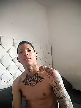 Snapshot of Overinktt chatting on October 30, 2025, 4:08 pm Overinktt online show from October 30, 2025, 4:08 pm