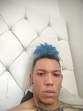 Snapshot of Overinktt chatting on November 1, 2025, 4:53 pm Overinktt online show from November 1, 2025, 4:53 pm