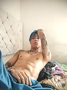 Snapshot of Overinktt chatting on November 15, 2025, 2:35 pm Overinktt online show from November 15, 2025, 2:35 pm