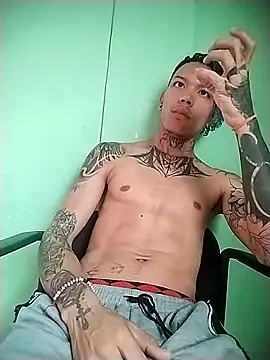 Snapshot of Overinktt chatting on November 26, 2025, 3:57 pm Overinktt online show from November 26, 2025, 3:57 pm