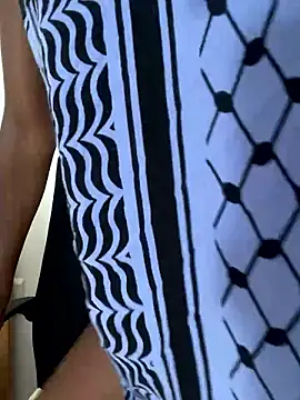 Snapshot of NyahHeat chatting on January 8, 2026, 12:29 pm NyahHeat online show from January 8, 2026, 12:29 pm