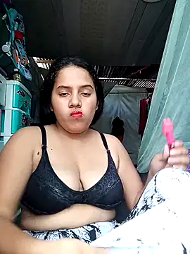 solhermosa online show from October 28, 2025, 6:43 pm