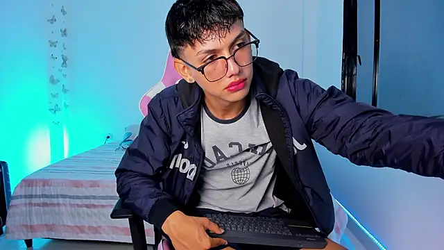 Axel Cody  online show from February 11, 2026, 11:15 am