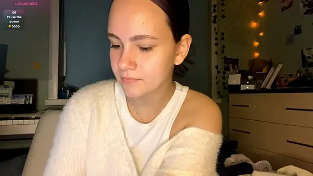 ShinixxxLovers online show from October 16, 2025, 1:56 pm