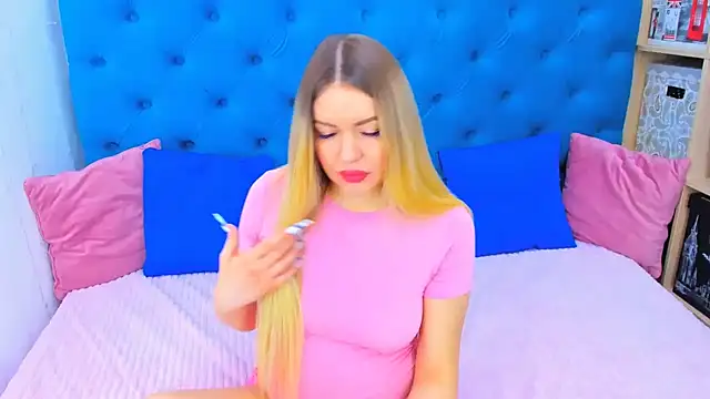 SpicyPreggo online show from December 15, 2025, 3:00 am