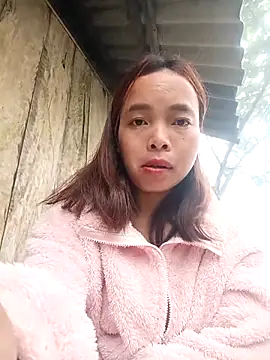 Snapshot of Nguyet2k4 chatting on February 1, 2026, 1:37 am Nguyet2k4 online show from February 1, 2026, 1:37 am