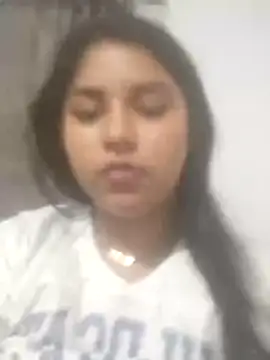 angie hott online show from December 4, 2025, 8:23 am