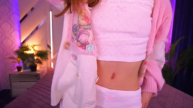 Snapshot of CuteeFoxy chatting on December 1, 2025, 3:06 pm CuteeFoxy online show from December 1, 2025, 3:06 pm