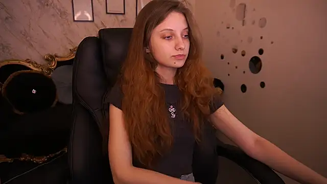 CuteeFoxy online show from June 15, 2026, 12:51 pm