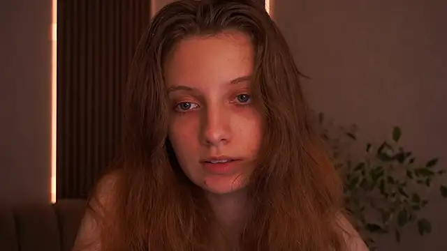 CuteeFoxy online show from July 7, 2026, 1:04 pm