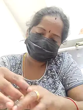 Snapshot of Tamil_Ponnu_Riya chatting on January 8, 2026, 6:43 pm Tamil Ponnu Riya online show from January 8, 2026, 6:43 pm