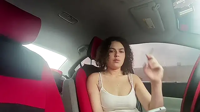 ali18of1 online show from April 15, 2026, 9:04 pm