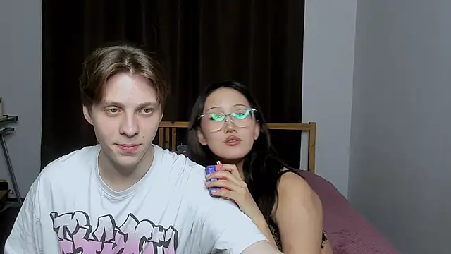 Snapshot of Blossomandbee chatting on November 3, 2025, 8:21 pm Blossomandbee online show from November 3, 2025, 8:21 pm