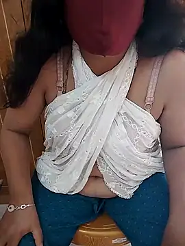 Snapshot of Hot_Boude chatting on November 7, 2025, 8:47 am Hot Boude online show from November 7, 2025, 8:47 am