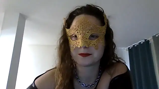Snapshot of Madameleawhite chatting on October 31, 2025, 3:24 pm Madameleawhite online show from October 31, 2025, 3:24 pm