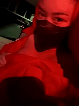 Snapshot of noe-00 chatting on October 24, 2025, 10:33 am noe-00 online show from October 24, 2025, 10:33 am