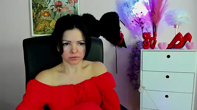 Snapshot of Mollybloom40 chatting on March 17, 2026, 7:44 am Mollybloom40 online show from March 17, 2026, 7:44 am