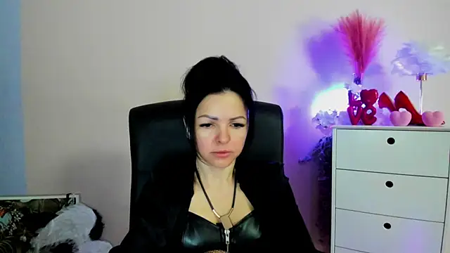 Snapshot of Mollybloom40 chatting on March 24, 2026, 7:35 am Mollybloom40 online show from March 24, 2026, 7:35 am