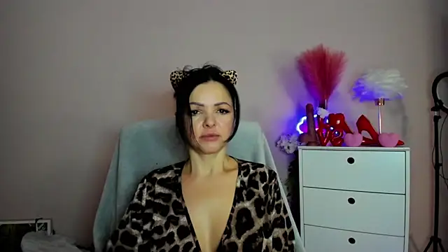 Snapshot of Mollybloom40 chatting on March 27, 2026, 8:26 am Mollybloom40 online show from March 27, 2026, 8:26 am