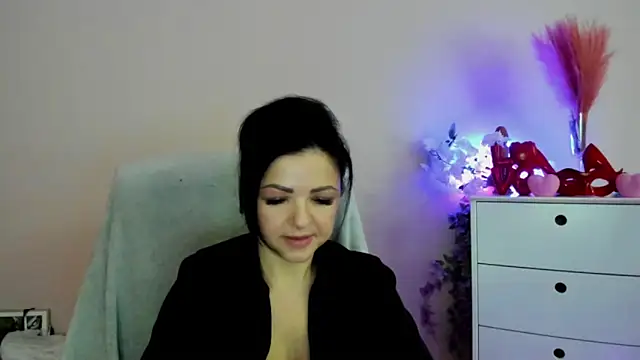 Snapshot of Mollybloom40 chatting on March 30, 2026, 6:47 am Mollybloom40 online show from March 30, 2026, 6:47 am